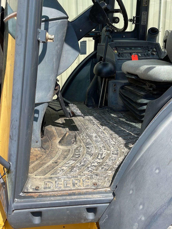 2002 John Deere 410G – Backhoe Loader