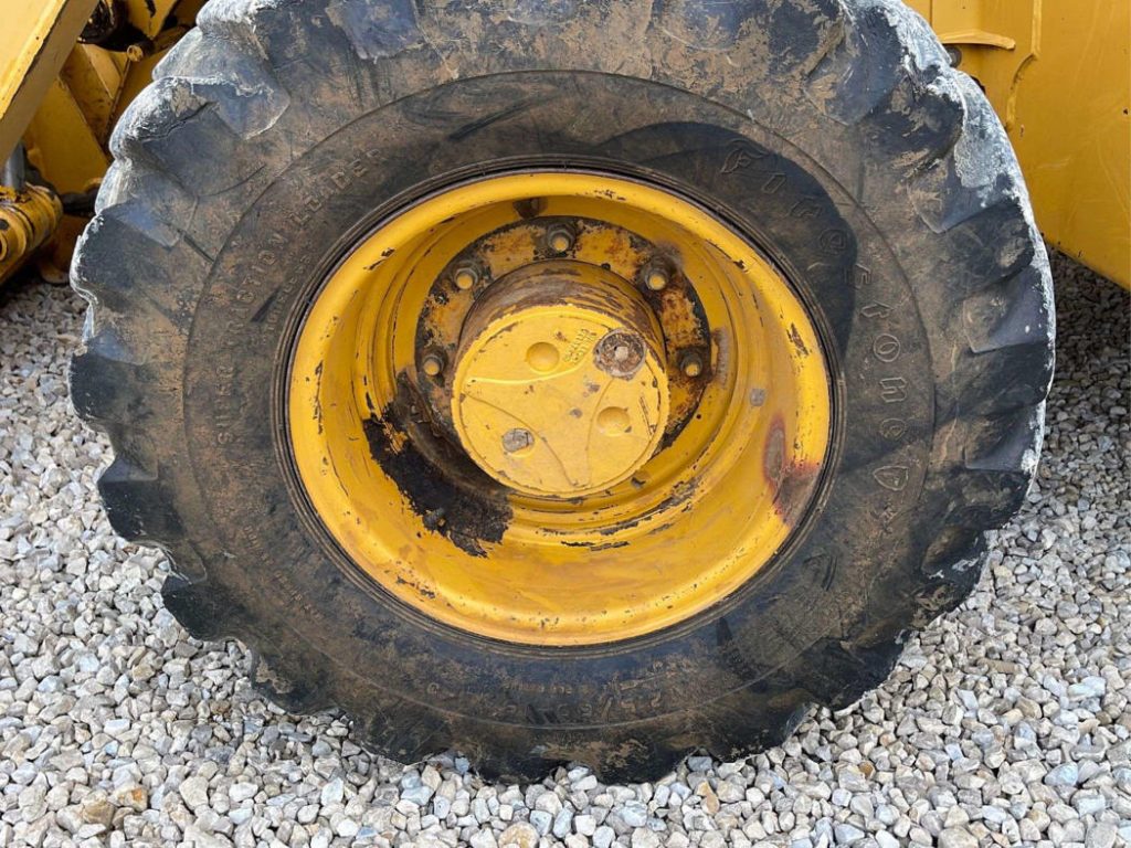 2002 John Deere 410G – Backhoe Loader
